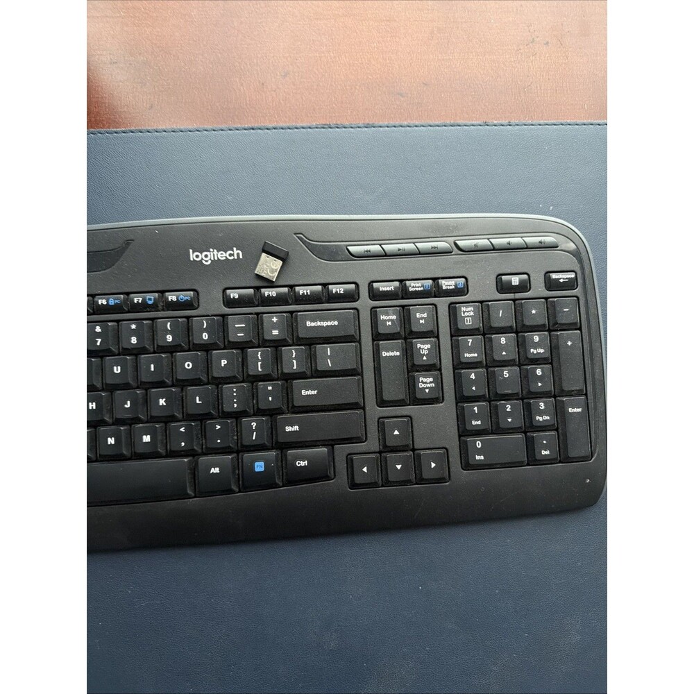 Logitech Wireless Keyboard - Picture 2 of 4